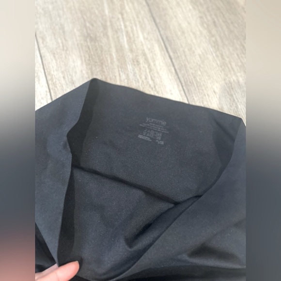 Yummie Shapewear | Perfectly Smooth & Perfect Booty | Like NEW | Size 1X / 2X - Picture 3 of 3